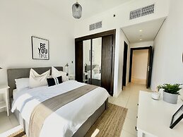 Stunning 3B Spacious Marina View With Balcony