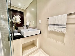 Stunning 3B Spacious Marina View With Balcony