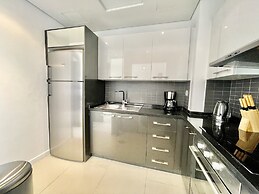 Stunning 3B Spacious Marina View With Balcony