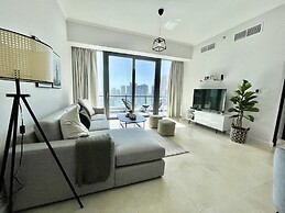 Stunning 3B Spacious Marina View With Balcony
