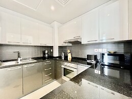 Stunning 3B Spacious Marina View With Balcony