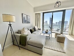 Stunning 3B Spacious Marina View With Balcony