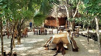 Aldea Maya-Ha Cabañas con cenotes