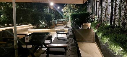 Porta Romanos Hotel