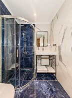 Porta Romanos Hotel