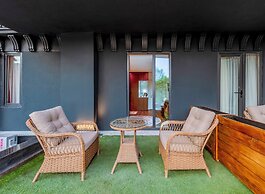 Porta Romanos Hotel
