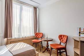 Porta Romanos Hotel