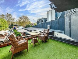 Porta Romanos Hotel