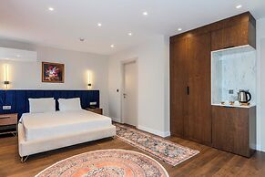 Porta Romanos Hotel