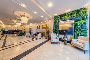 Porta Romanos Hotel
