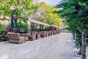 Porta Romanos Hotel