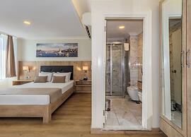 Porta Romanos Hotel