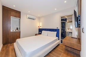 Porta Romanos Hotel