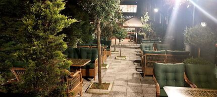 Porta Romanos Hotel