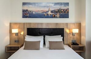 Porta Romanos Hotel