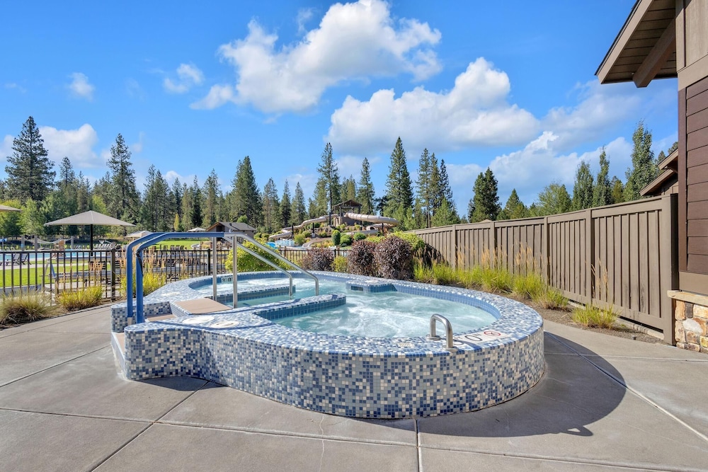 Diamond Peak Lane 20