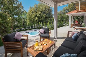 Luxury Beach Villas Porto Bus
