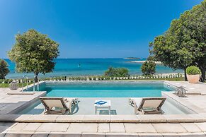 Luxury Beach Villas Porto Bus