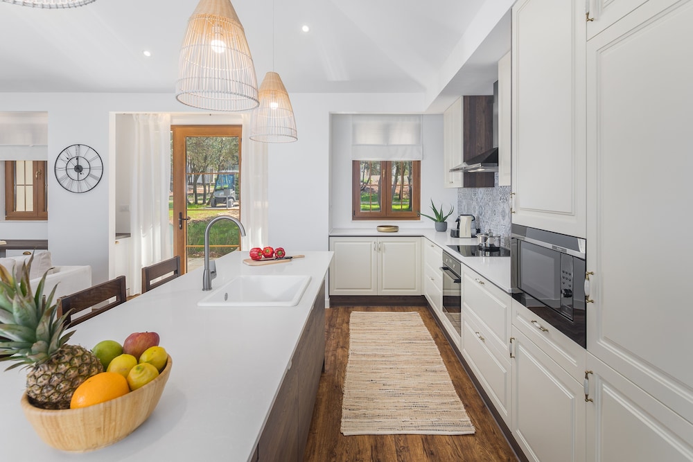 Luxury Beach Villas Porto Bus