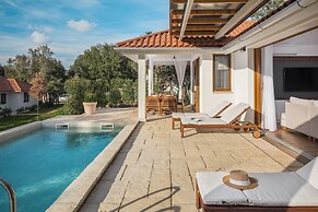 Luxury Beach Villas Porto Bus