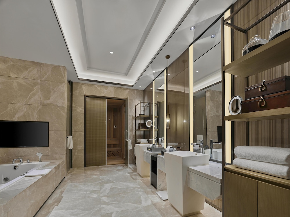 DoubleTree by Hilton Quzhou