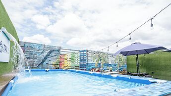 Hotel Tau Art Residence