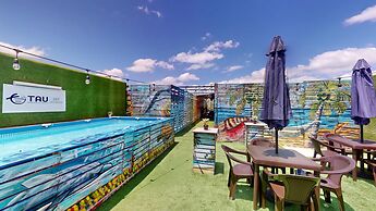 Hotel Tau Art Residence
