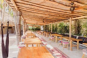 Éteka Slow Beach Hotel