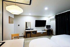 White Tourist Hotel