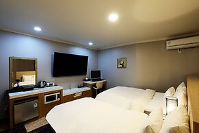 White Tourist Hotel
