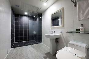 White Tourist Hotel