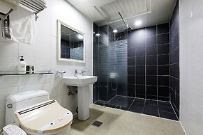 White Tourist Hotel