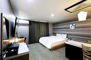 White Tourist Hotel