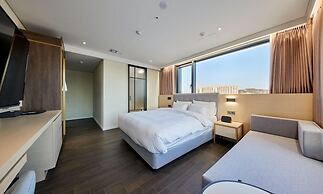 Gwangju H1 Hotel