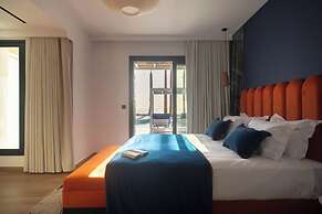 Cresanto Luxury Suites