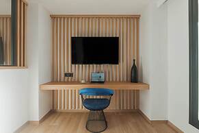 Cresanto Luxury Suites