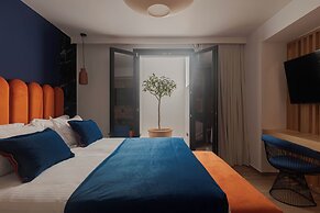Cresanto Luxury Suites