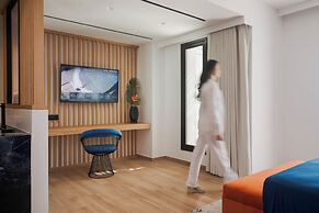 Cresanto Luxury Suites