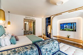 Cresanto Luxury Suites