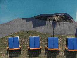 Cresanto Luxury Suites