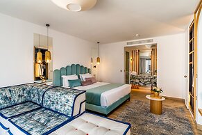Cresanto Luxury Suites