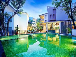 Amoravida By 7 Apple Resorts