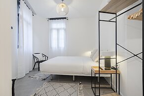 Color Apartments by Olala Homes