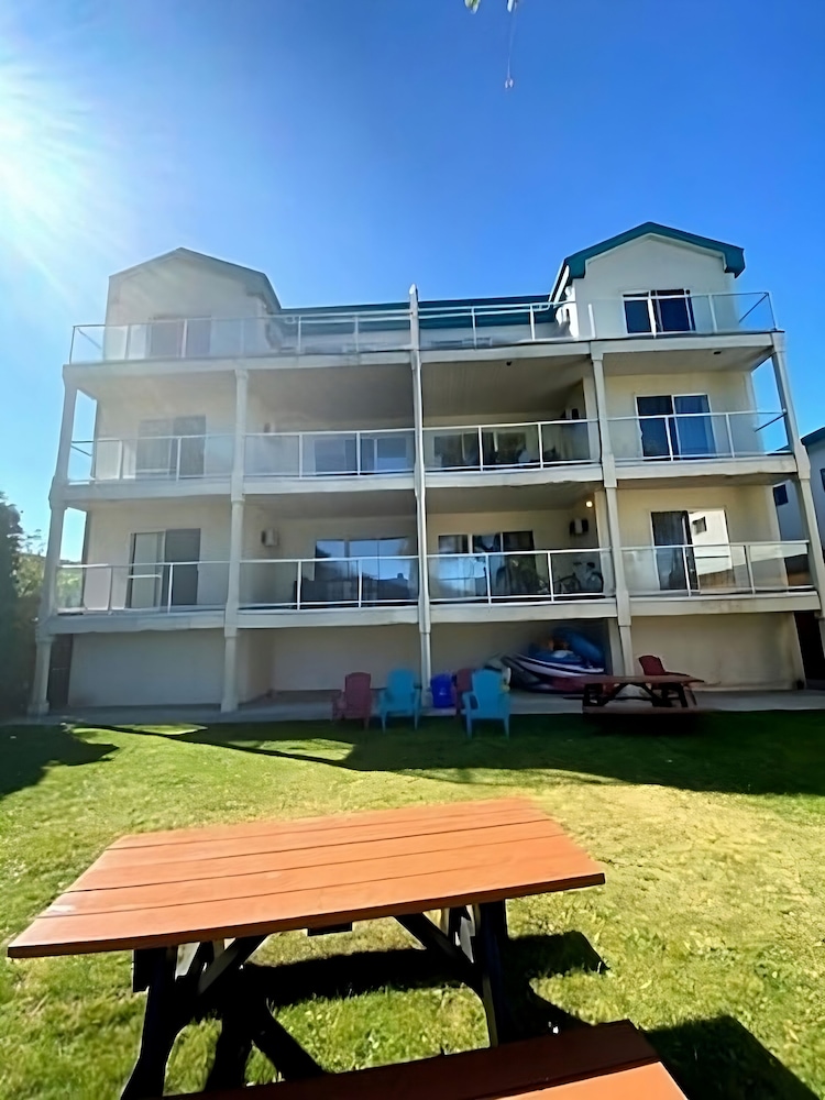 Richter Pass Beach Resort