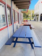 Bowmont Motel