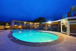 Bowmont Motel