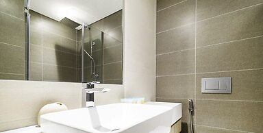 LUX Contemporary Suite Marina View 6