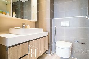 LUX Contemporary Suite Marina View 6