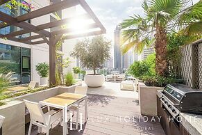 LUX Contemporary Suite Marina View 6