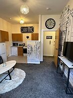 Central Glasgow Apt - Sleeps 2 & Freeparking